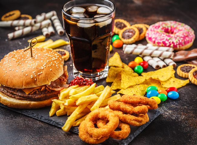 Mimo Cheat Day byste si neměli dopřát žádné zakázané jídlo. Cheat Meal úplně vynechte. Mimo Cheat Day byste si neměli dopřát žádné zakázané jídlo. Cheat Meal úplně vynechte.