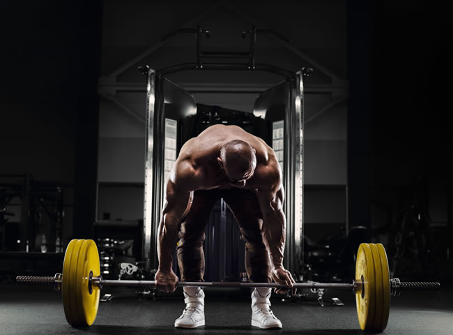 Silový trénink podpoří růst svalové hmoty a celkově nabírání svalů.