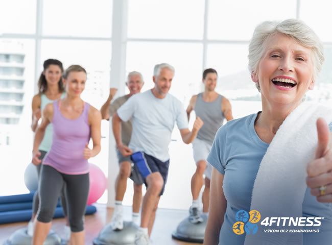 Začít cvičit a sportovat můžete nejen po 40, ale skoro v jakémkoli věku. Důležité je začít pozvolna. 