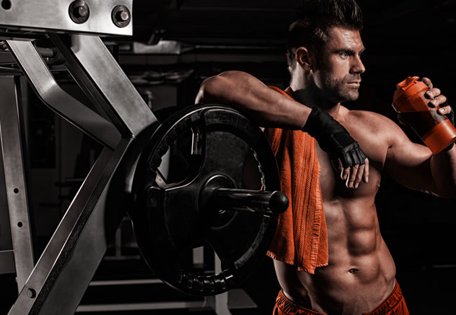 Důležitou součástí regenerace svalů po tréninku je také výživa. Vhodný je například protein.